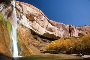 Dog friendly waterfall hike in Utah