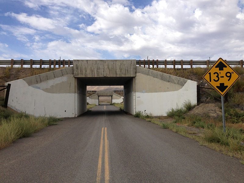 Low Clearance Bridge : How Tall is an RV