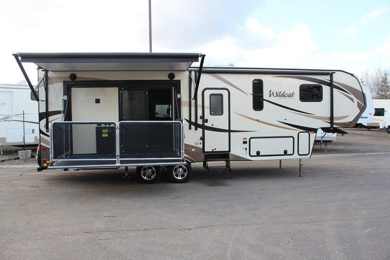 RVs with Porches: Wildcat 29RKP