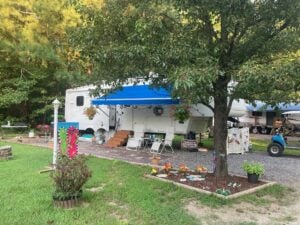 RV Campground Etiquette: Keep a Tidy Campsite