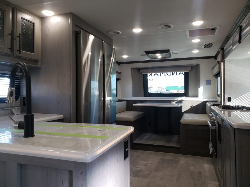 Dine-in Fifth Wheel Front Kitchen