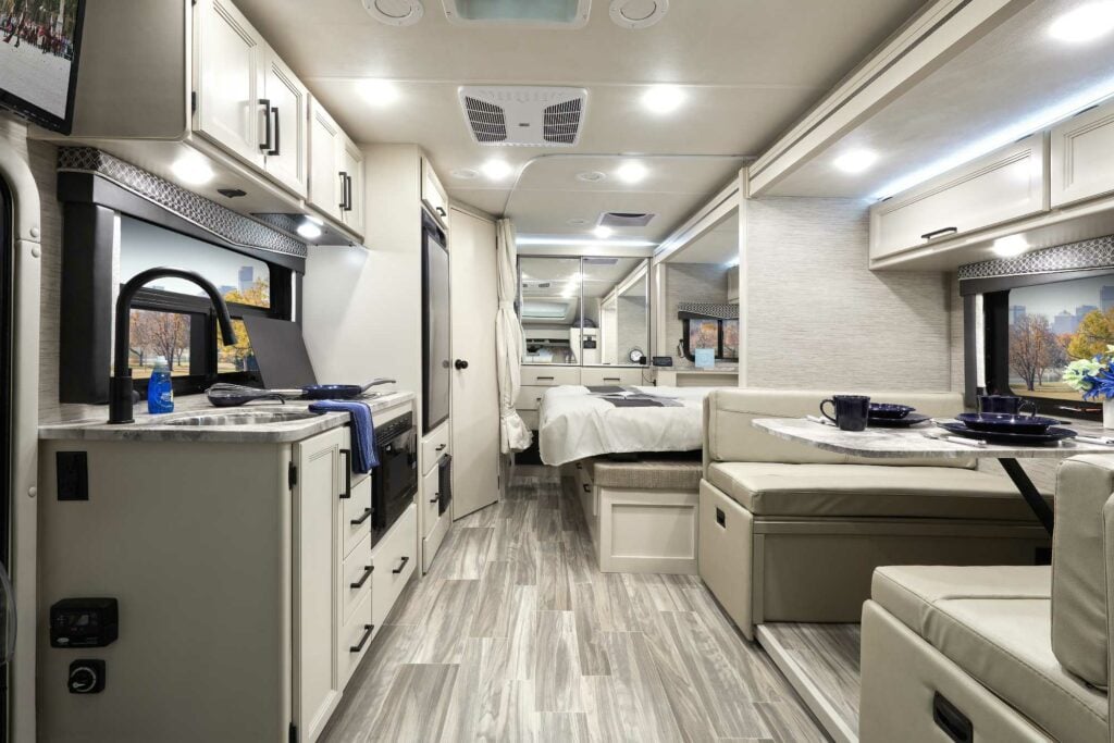 Small RVs with Bathrooms: Gemini 23TW