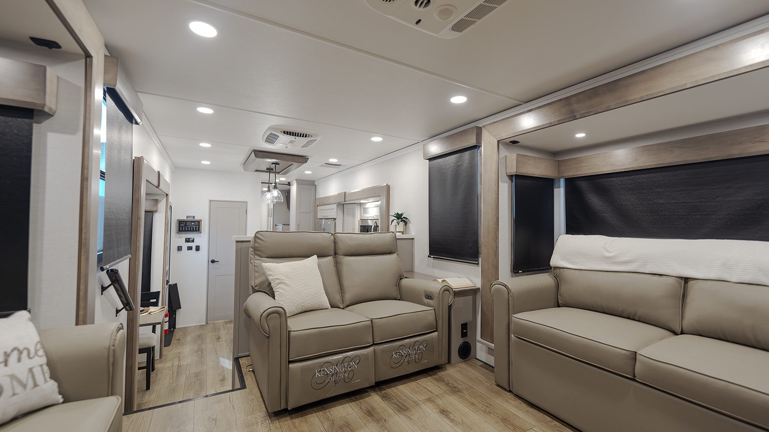 Fifth Wheel Campers with Front Living Rooms: Paradigm 385FL