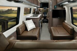 Small RVs with Bathrooms: Interstate 24GL