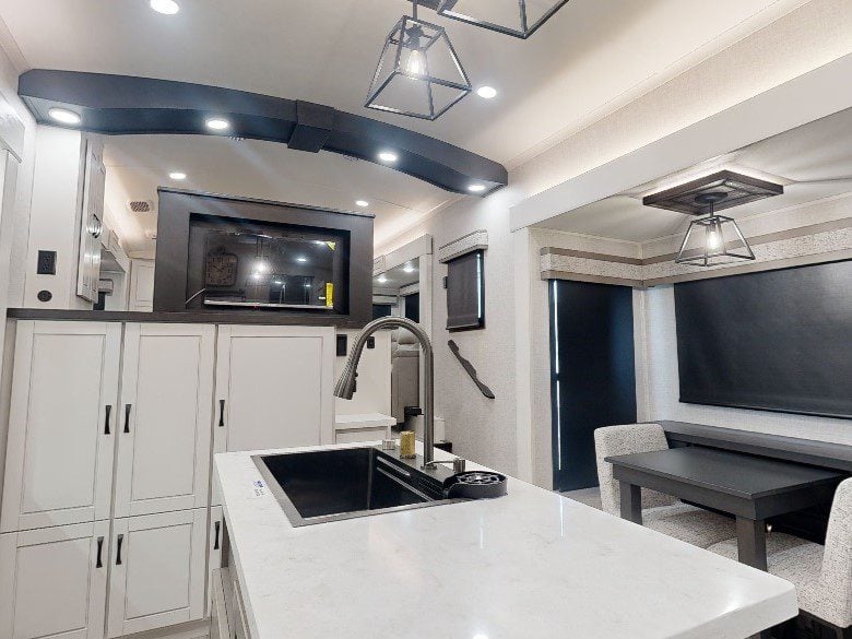 Fifth Wheel Campers with Front Living Rooms: North Point 382FLRB