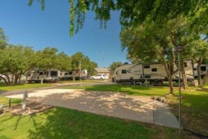 Luxury RV Resorts in Texas: Sun Outdoors San Antonio West