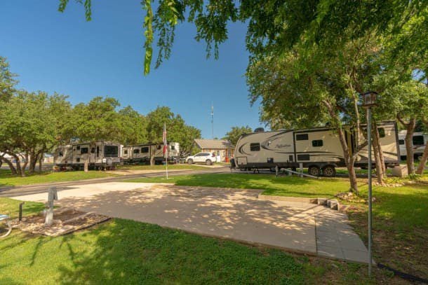 Luxury RV Resorts in Texas: Sun Outdoors San Antonio West