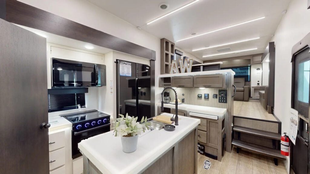 Fifth Wheel Campers with Front Living Rooms: Arctic Wolf 3950SUITE