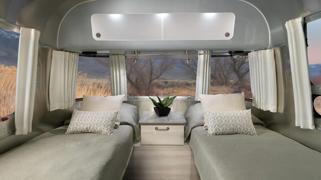 Travel Trailers with Twin Beds: Airstream International 25FB