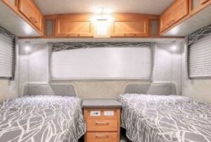 25 ft travel trailer with twin beds