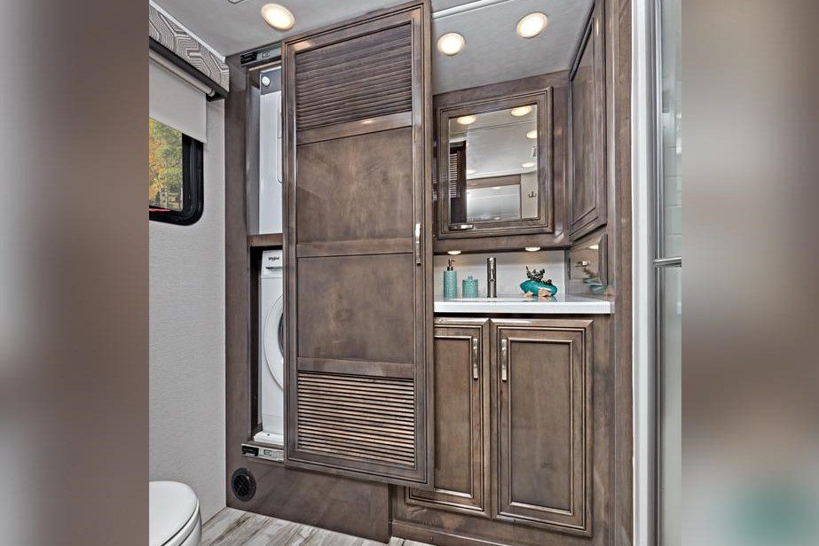 20 Awesome RVs with a Washer and Dryer [2023 Update]