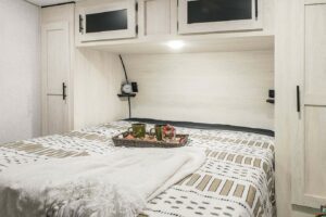 Travel Trailers with a Built-In Generator: Sportster.