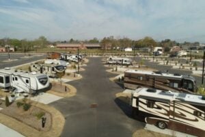 Luxury RV Resorts in South Carolina: CrossRoads Coach Resort.