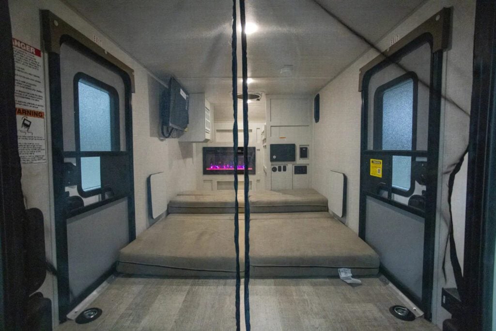 Small Toy Haulers: No Boundaries NB10.4