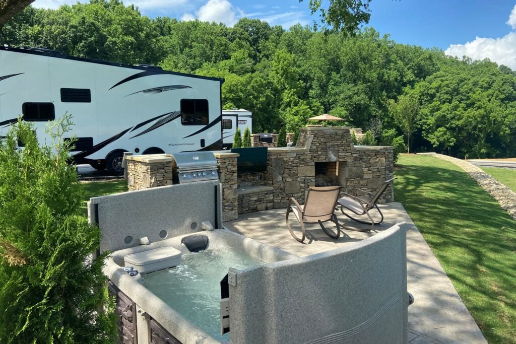 RV Parks with Private Hot Tubs: The Ridge Outdoor Resort