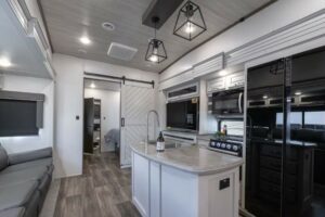 Fifth Wheels with 2 Bathrooms: Cougar 350DMS