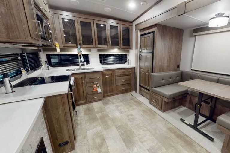 10 Best Rear Kitchen Fifth Wheels (2023 Models)