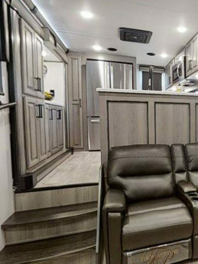 Top 10 Rear Kitchen Fifth Wheels – 2023 Edition