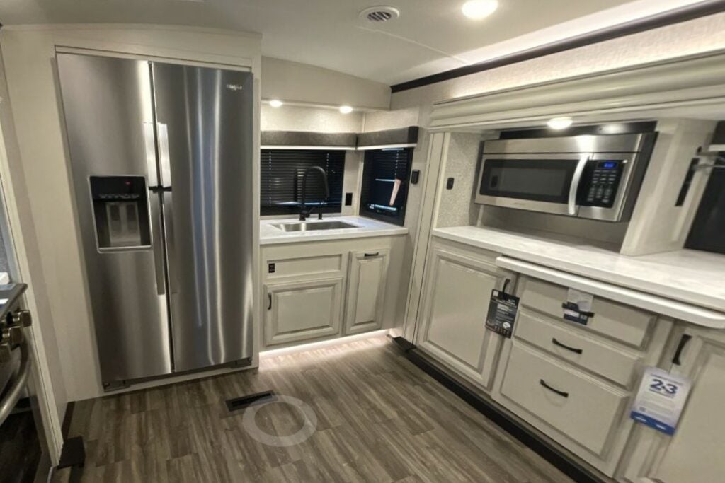 Best Rear Kitchen Fifth Wheels: North Point 380RKGS