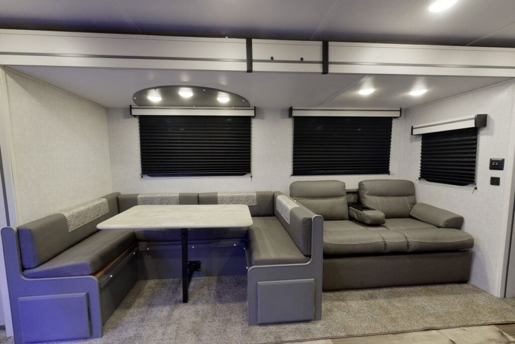 Fifth Wheels with 2 Bathrooms: Volante 310BH