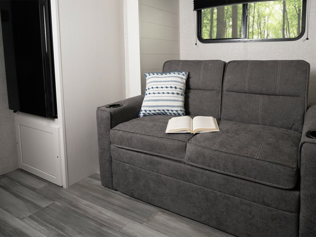 Best Small Travel Trailers: Jayco Jay Flight SX160LK