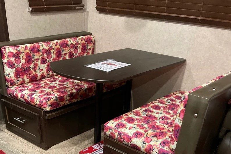 5 Absolute Best RV Cushion Covers with Zippers