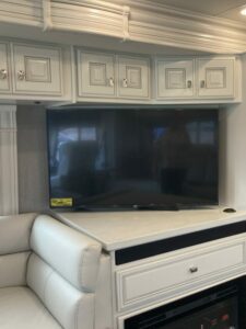 RV_Interior_White_Fridge_TV