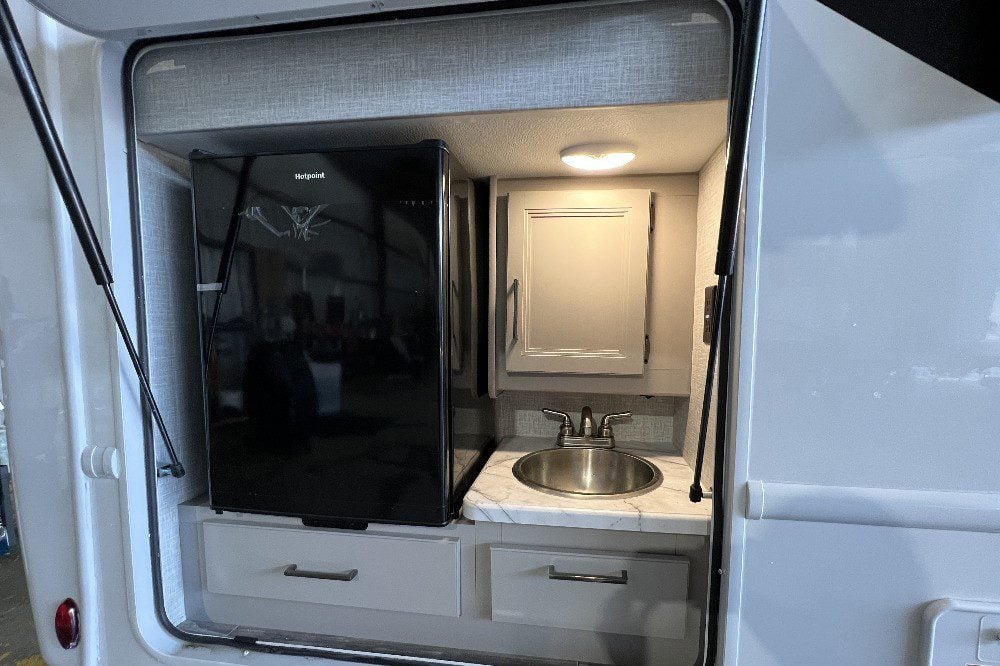 Best RVs with Outdoor Kitchens: Thor Hurricane 29M