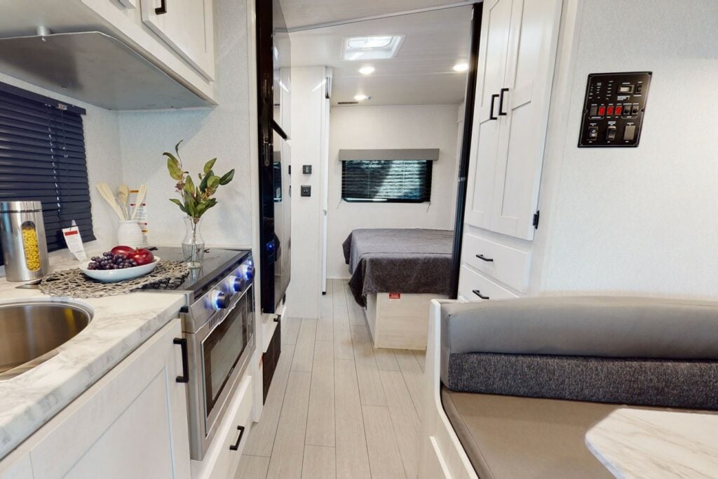 Best Small Class C RVs: East to West Entrada 2200 S