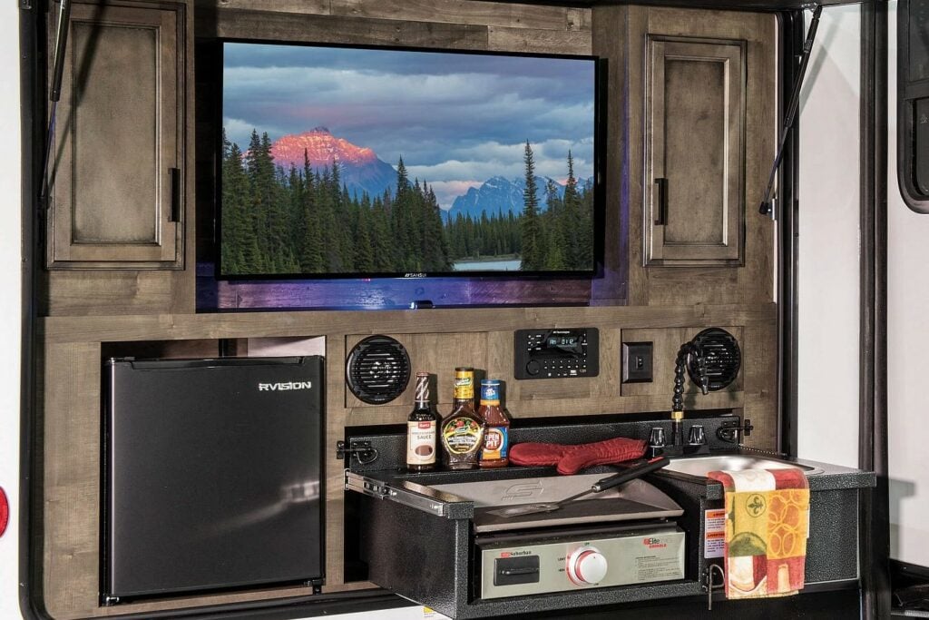 Best RVs with Outdoor Kitchens: Venture SportTrek ST327VIK