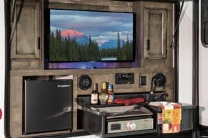 Best RVs with Outdoor Kitchens: Venture SportTrek ST327VIK