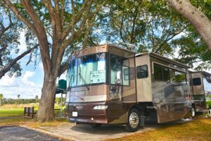 RV Parks with Golf Courses: Silver Dollar RV Resort