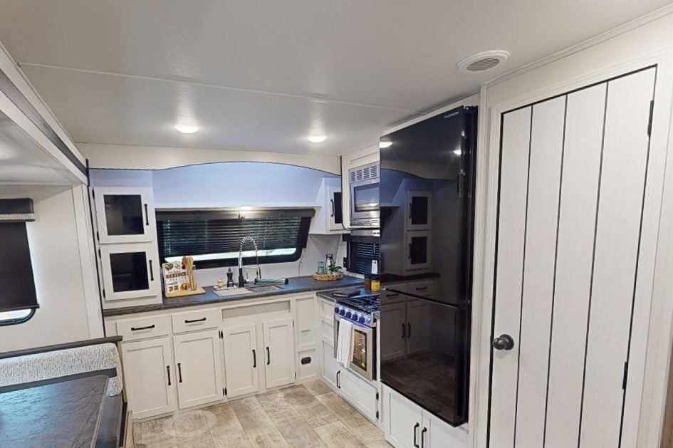 Best Travel Trailers with Front Kitchens: Palomino Puma 31FKRK