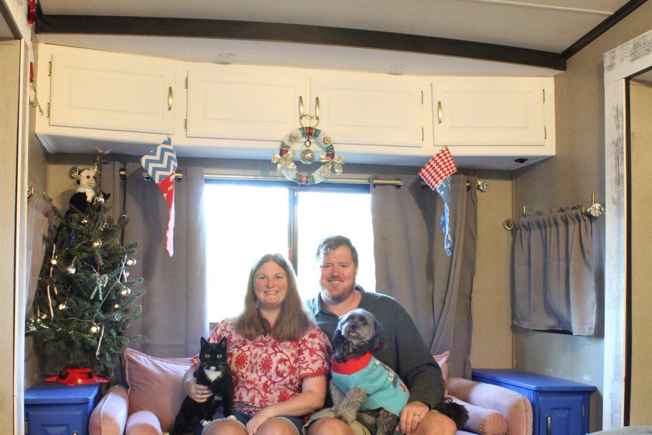 25+ RV Christmas Decorations to Make your Camper Festive