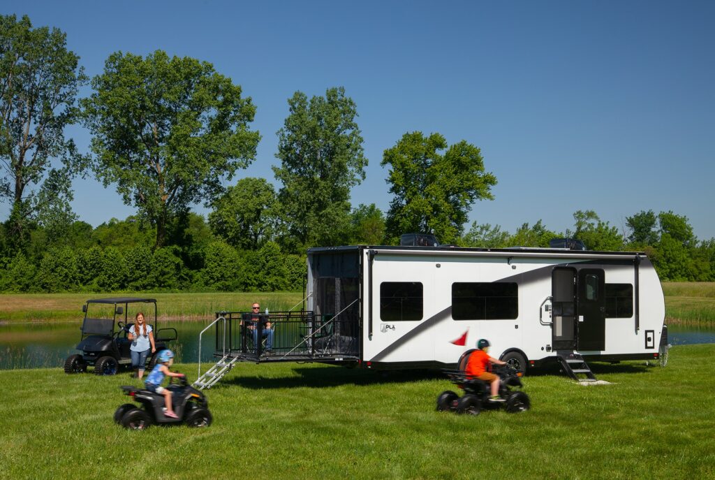 RVs with Porches: ATC Plā 700 Series