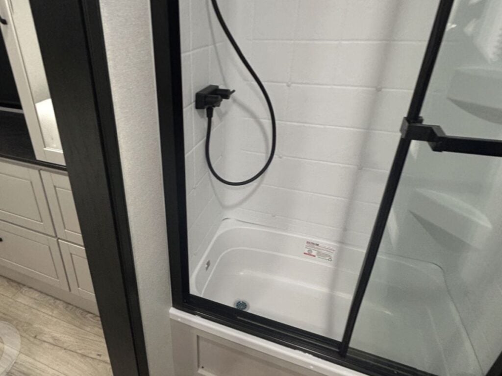 Jayco fifth wheel bathtub