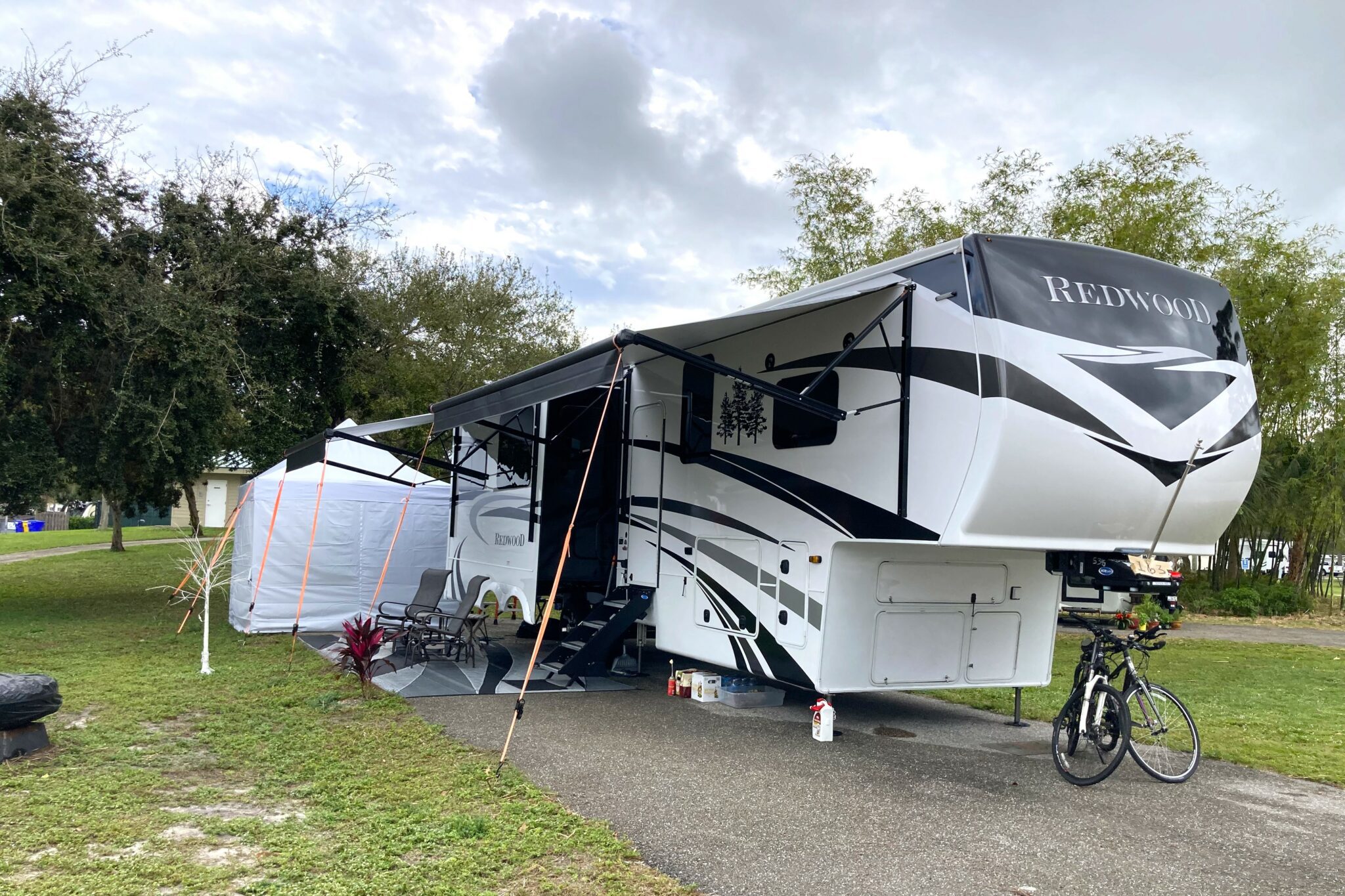 10 Luxury Fifth Wheel RVs to Elevate your Adventures