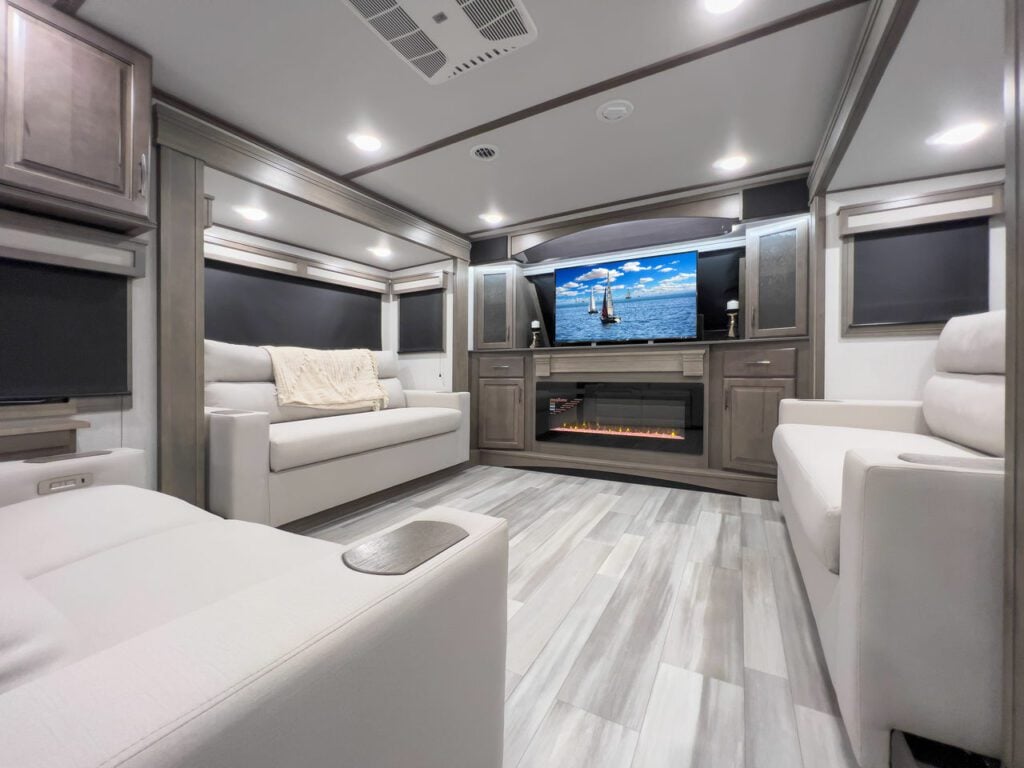 Fifth Wheel Campers with Front Living Rooms: Solitude 380FL 