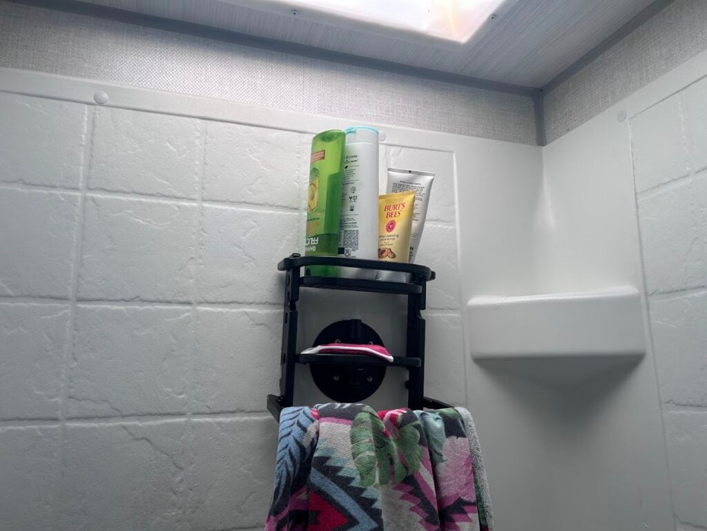 RV shower caddywith suction installation