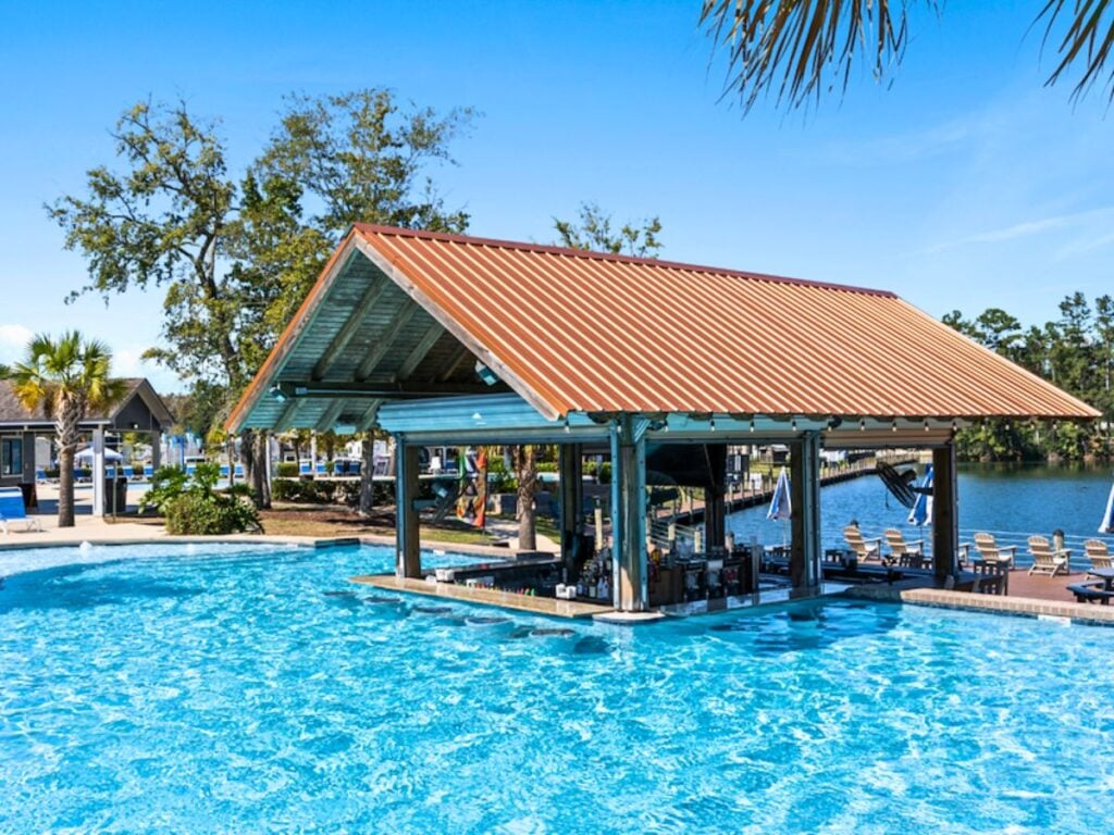 Pool at Sun Outdoors north New Orleans RV resort.