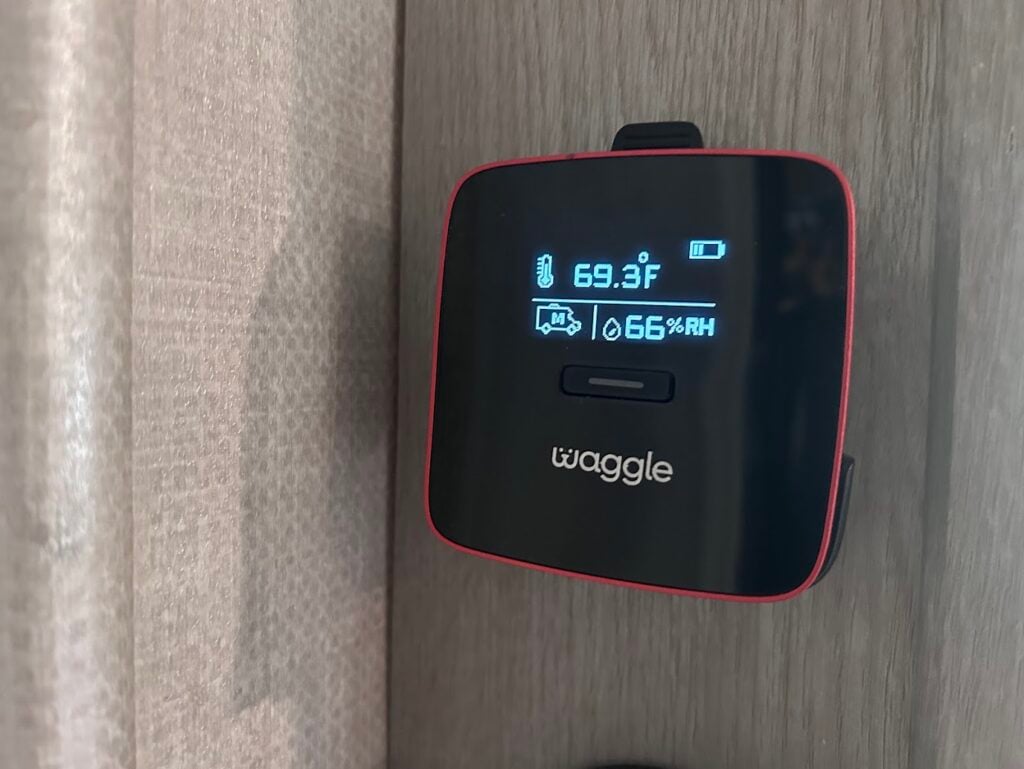 Waggle RV Pet Temperature