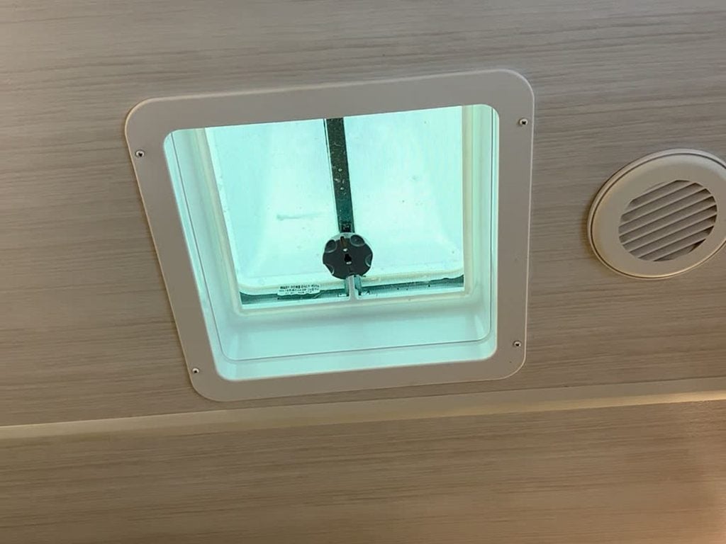 RV roof vent